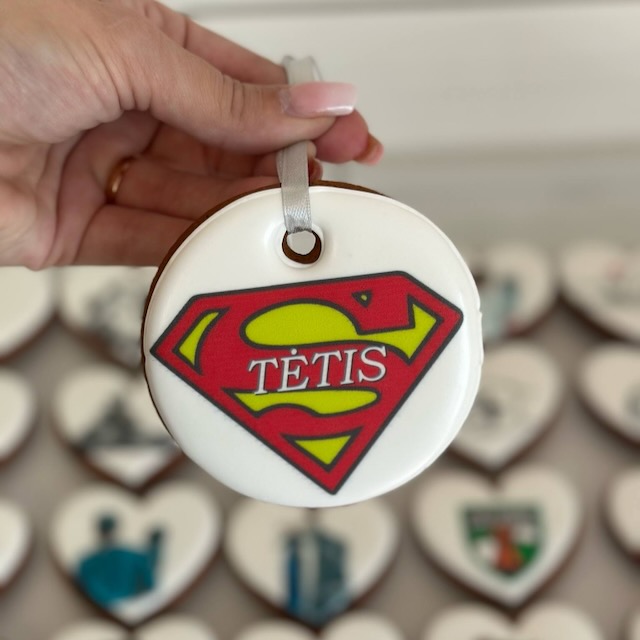 medalis ir dovana tėčiui supermenas
